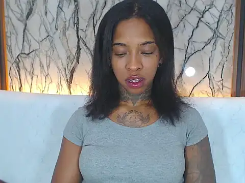 Snapshot of Pauline_Fox chatting on November 2, 2025, 11:54 pm Pauline Fox online show from November 2, 2025, 11:54 pm