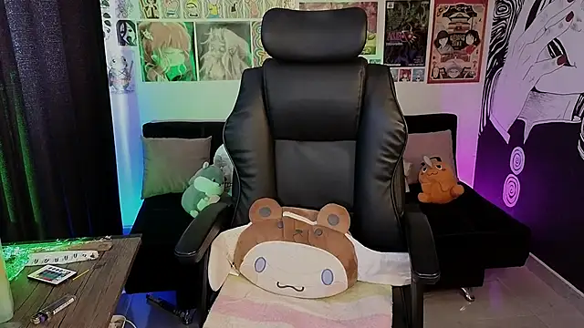 Yuhwan  online show from February 25, 2026, 8:41 pm