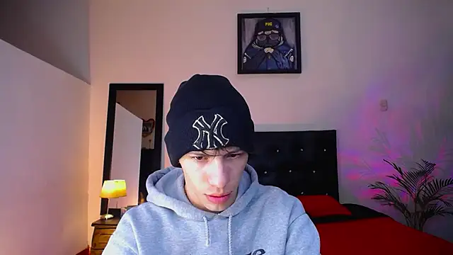 santiago cutex online show from November 7, 2025, 9:58 am