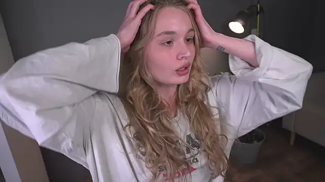 lisa schiele online show from January 7, 2026, 8:14 pm