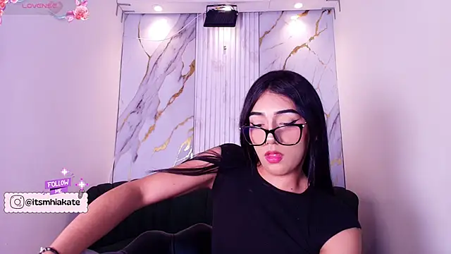 Snapshot of Mhiaa_Sweet chatting on April 22, 2026, 12:12 pm Mhiaa Sweet online show from April 22, 2026, 12:12 pm