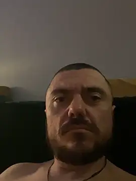 Snapshot of Guttt888 chatting on April 7, 2026, 3:30 am Guttt888 online show from April 7, 2026, 3:30 am