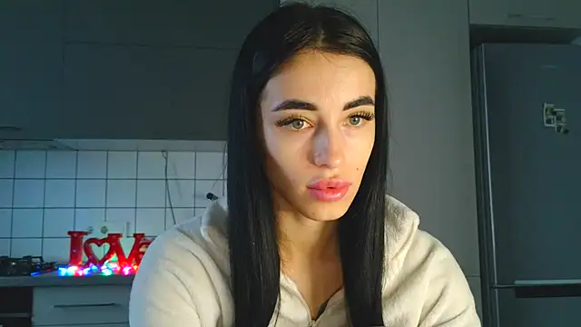 Snapshot of EvaMelnik chatting on October 15, 2025, 2:25 pm EvaMelnik online show from October 15, 2025, 2:25 pm