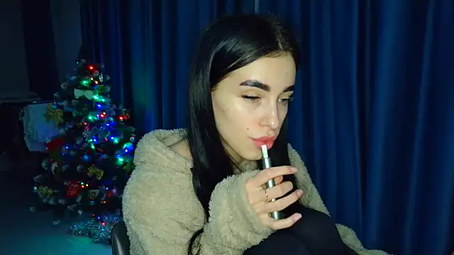 Snapshot of EvaMelnik chatting on December 17, 2025, 5:18 pm EvaMelnik online show from December 17, 2025, 5:18 pm