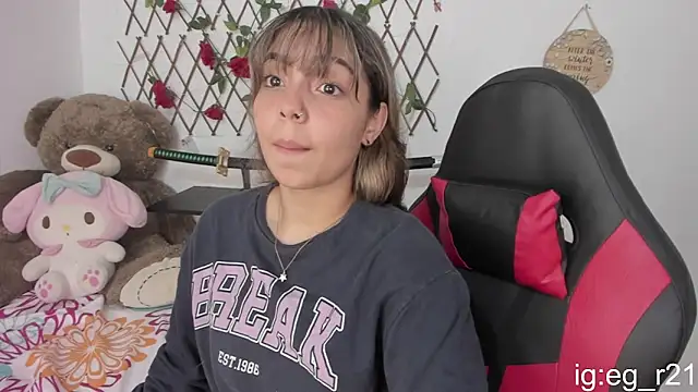 emma grays2 online show from October 15, 2025, 3:27 am