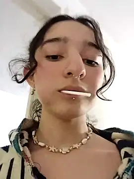 Snapshot of LuaBusch chatting on November 15, 2025, 6:50 am LuaBusch online show from November 15, 2025, 6:50 am