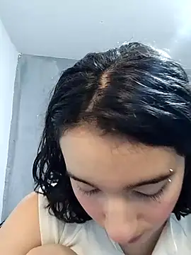 Snapshot of LuaBusch chatting on December 3, 2025, 12:33 am LuaBusch online show from December 3, 2025, 12:33 am