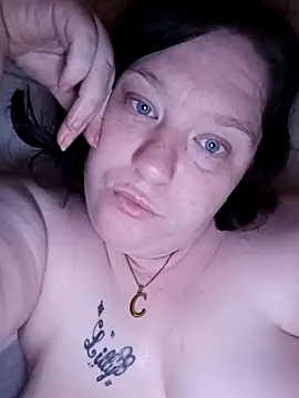 Feuchtekitty92xh online show from November 11, 2025, 4:24 pm