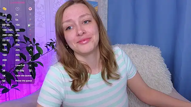 Snapshot of evashiny_ chatting on May 8, 2026, 2:59 am evashiny online show from May 8, 2026, 2:59 am