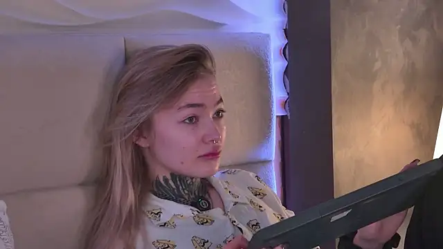 AriWild online show from November 6, 2025, 2:26 am