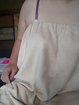 Snapshot of yukari_0011 chatting on October 17, 2025, 5:11 am yukari 0011 online show from October 17, 2025, 5:11 am