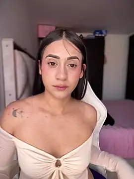 Snapshot of isabela_l chatting on July 6, 2026, 9:28 pm isabela l online show from July 6, 2026, 9:28 pm