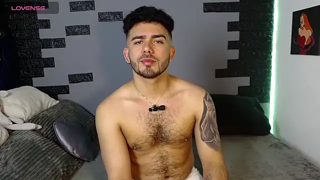 Snapshot of adamhairy chatting on November 20, 2025, 10:09 pm adamhairy online show from November 20, 2025, 10:09 pm