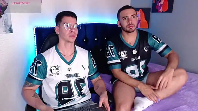 adamhairy online show from April 25, 2026, 2:25 am