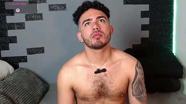 Snapshot of adamhairy chatting on November 21, 2025, 7:57 pm adamhairy online show from November 21, 2025, 7:57 pm