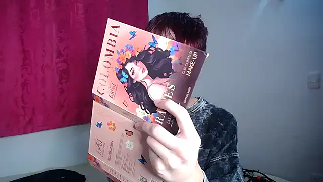 Snapshot of lucky_stricke chatting on November 19, 2025, 4:01 am lucky stricke online show from November 19, 2025, 4:01 am