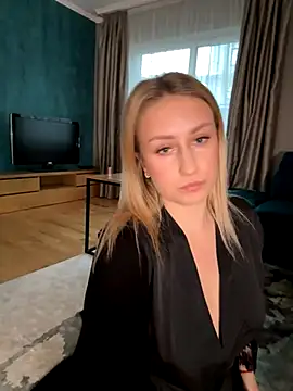 Snapshot of KassandraTress chatting on October 21, 2025, 3:00 pm KassandraTress online show from October 21, 2025, 3:00 pm