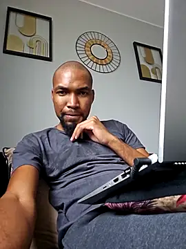 mojaymort online show from October 20, 2025, 8:15 am