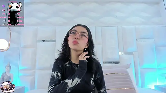 Im Molly Angel online show from January 9, 2026, 7:54 pm