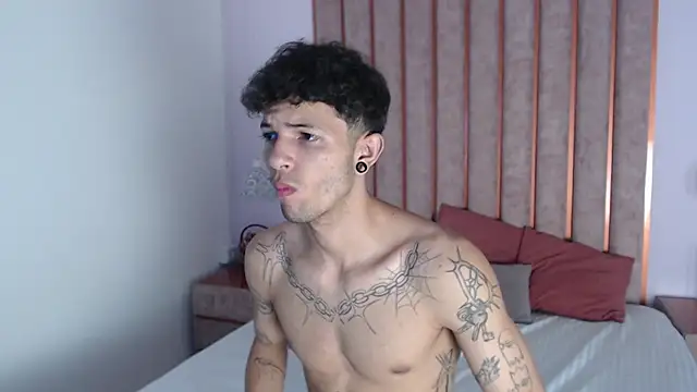 Enzo Hunter online show from October 4, 2025, 4:03 am