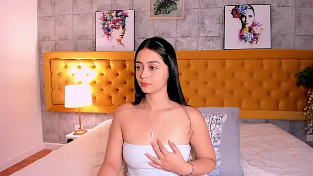 Snapshot of EmilyyRamirez chatting on October 25, 2025, 2:17 pm EmilyyRamirez online show from October 25, 2025, 2:17 pm