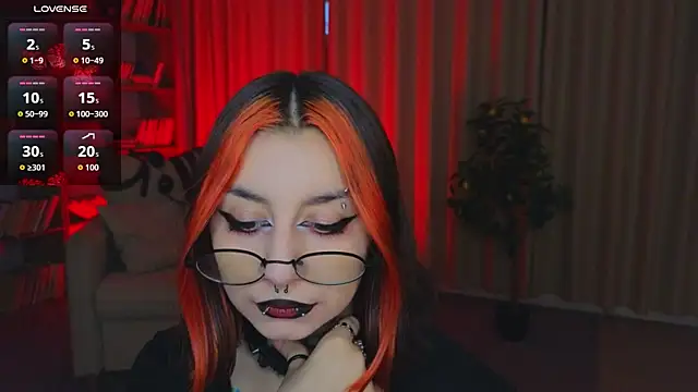 Snapshot of Mistress__Marcelline chatting on June 11, 2026, 2:11 am Mistress Marcelline online show from June 11, 2026, 2:11 am
