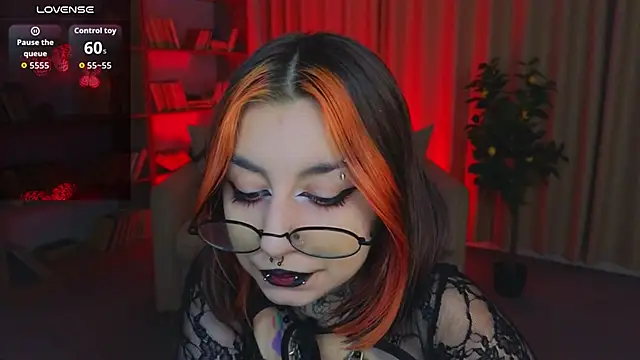 Snapshot of Mistress__Marcelline chatting on June 23, 2026, 1:47 am Mistress Marcelline online show from June 23, 2026, 1:47 am