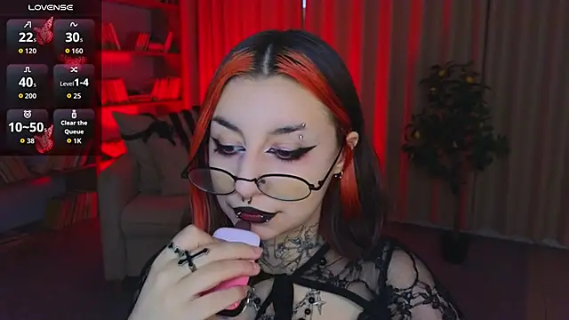 Snapshot of Mistress__Marcelline chatting on June 12, 2026, 2:31 am Mistress Marcelline online show from June 12, 2026, 2:31 am
