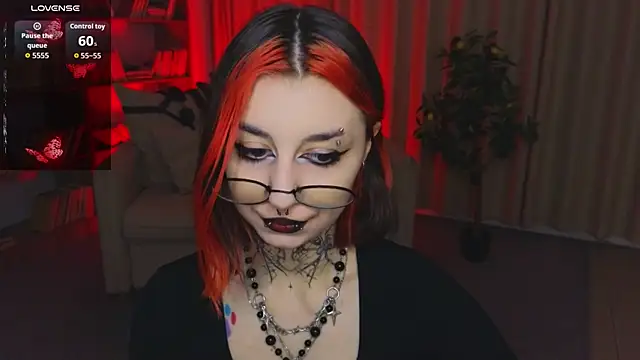 Snapshot of Mistress__Marcelline chatting on June 5, 2026, 2:05 am Mistress Marcelline online show from June 5, 2026, 2:05 am