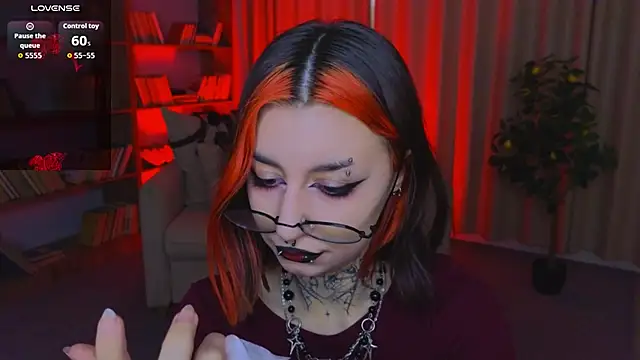 Snapshot of Mistress__Marcelline chatting on June 8, 2026, 2:01 am Mistress Marcelline online show from June 8, 2026, 2:01 am