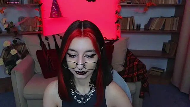 Snapshot of Mistress__Marcelline chatting on October 24, 2025, 9:41 am Mistress Marcelline online show from October 24, 2025, 9:41 am