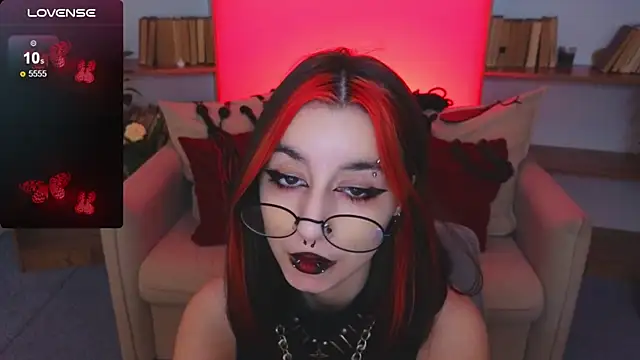 Snapshot of Mistress__Marcelline chatting on November 13, 2025, 10:30 am Mistress Marcelline online show from November 13, 2025, 10:30 am