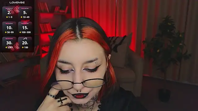 Snapshot of Mistress__Marcelline chatting on June 4, 2026, 1:43 am Mistress Marcelline online show from June 4, 2026, 1:43 am