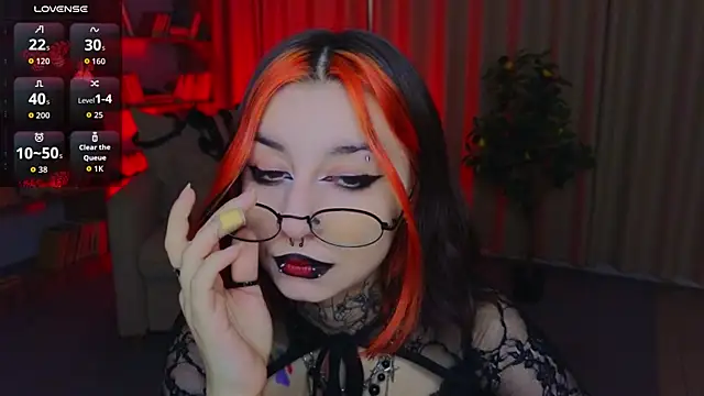 Snapshot of Mistress__Marcelline chatting on June 7, 2026, 2:06 am Mistress Marcelline online show from June 7, 2026, 2:06 am