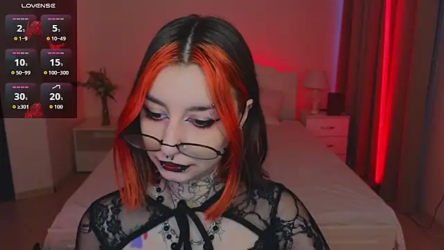 Snapshot of Mistress__Marcelline chatting on June 9, 2026, 2:23 am Mistress Marcelline online show from June 9, 2026, 2:23 am