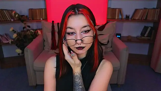 Snapshot of Mistress__Marcelline chatting on November 29, 2025, 9:53 am Mistress Marcelline online show from November 29, 2025, 9:53 am