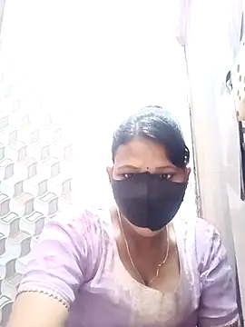 Snapshot of varnika chatting on December 3, 2025, 8:47 am varnika online show from December 3, 2025, 8:47 am