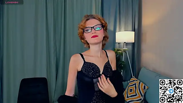 Snapshot of EdlinGathright chatting on November 6, 2025, 3:43 am EdlinGathright online show from November 6, 2025, 3:43 am