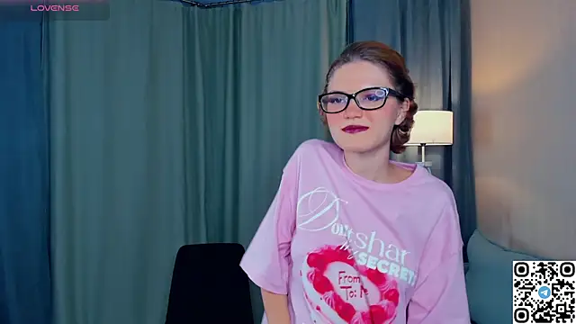 Snapshot of EdlinGathright chatting on November 3, 2025, 3:45 am EdlinGathright online show from November 3, 2025, 3:45 am