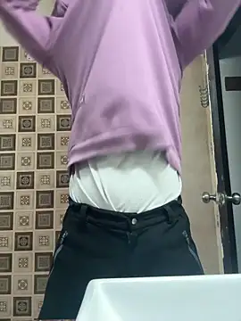 Snapshot of Atngt_69 chatting on December 15, 2025, 4:29 am Atngt 69 online show from December 15, 2025, 4:29 am