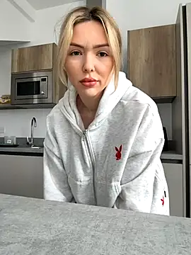 lolableux online show from October 21, 2025, 1:10 pm