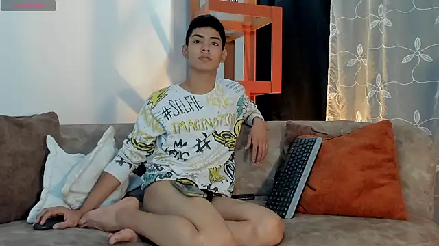 LoganTwink18 online show from February 7, 2026, 1:30 pm