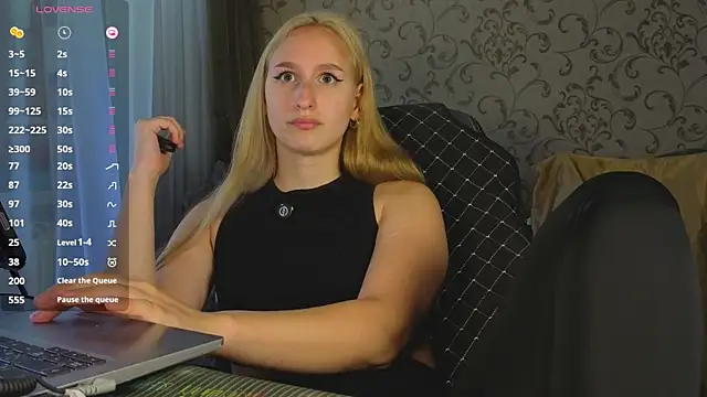 DarcySiren online show from July 18, 2026, 9:29 am