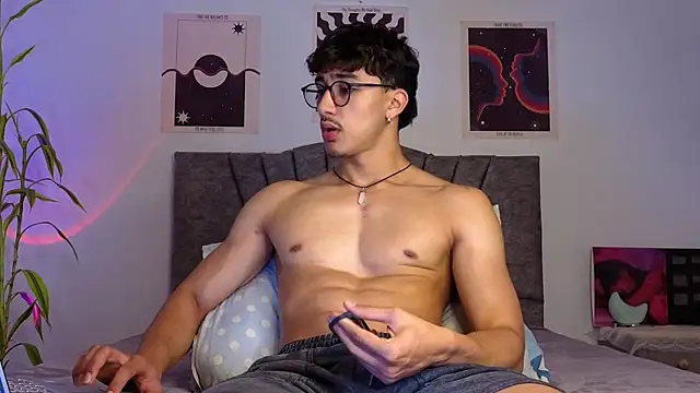 LatinReall online show from November 19, 2025, 2:11 am