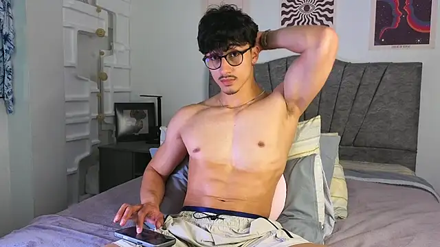 LatinReall online show from March 26, 2026, 10:51 pm