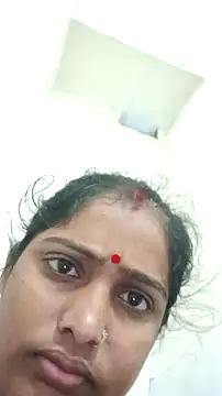 Guriya0076 online show from May 2, 2026, 11:43 pm