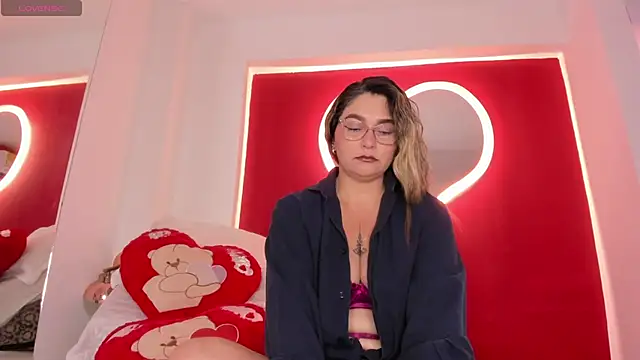 Snapshot of MelanyVegas chatting on October 24, 2025, 8:35 am MelanyVegas online show from October 24, 2025, 8:35 am