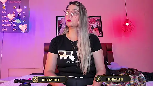 Snapshot of MelanyVegas chatting on December 5, 2025, 9:34 pm MelanyVegas online show from December 5, 2025, 9:34 pm