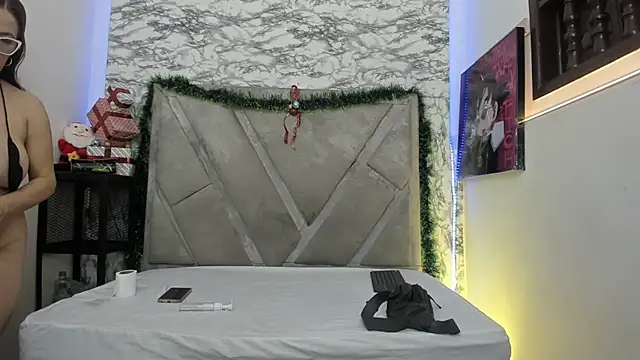 Snapshot of JohanaAndMiller chatting on November 15, 2025, 12:53 pm JohanaAndMiller online show from November 15, 2025, 12:53 pm