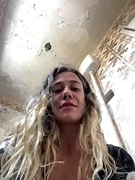 Snapshot of blond-96 chatting on November 30, 2025, 3:02 pm blond-96 online show from November 30, 2025, 3:02 pm